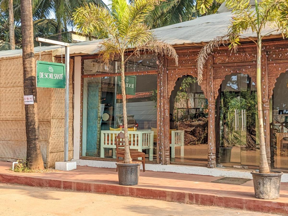 De Soul Sante Beach Resorts Morjim Goa Esterno foto